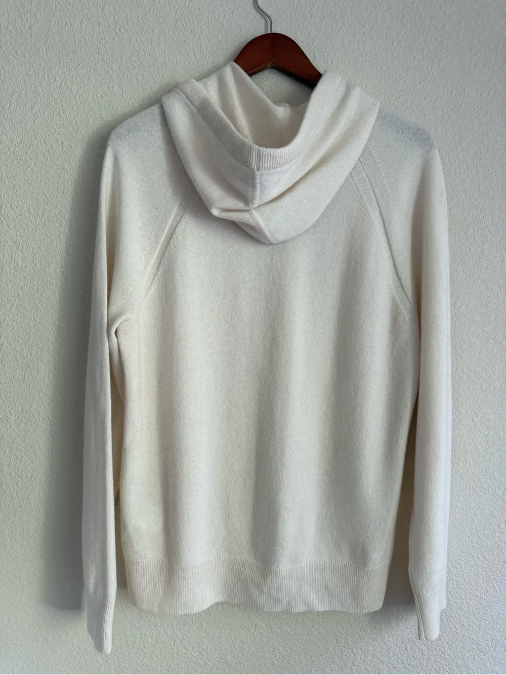 Banana Republic 100% Cashmere Hooded Sweater Cream Men’s Medium/Large